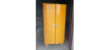 Armoire vintage orange 