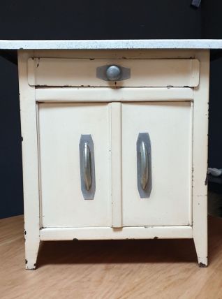 Petit meuble vintage en métal