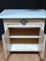 Petit meuble vintage en métal