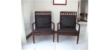Deux fauteuils en teck Grete Jalk. 