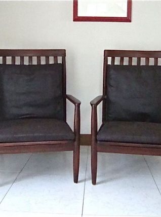 Deux fauteuils en teck Grete Jalk. 