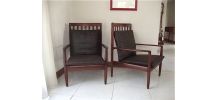 Deux fauteuils en teck Grete Jalk. 
