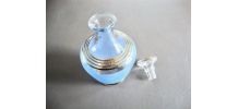 Carafe en verre sablé bleu et or