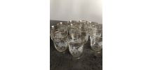 11 anciens petits verres à liqueur gravés années 50