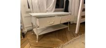 Petite console de chambre d'enfant
