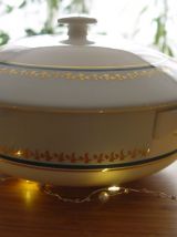 Soupière ou légumier ancien en porcelaine