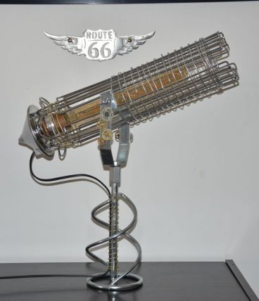 Lampe rétro futuriste 3