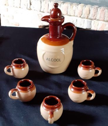 Service à liqueur en céramique