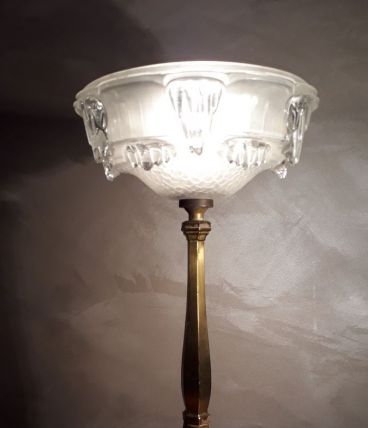 lampe de table de type calice artdeco