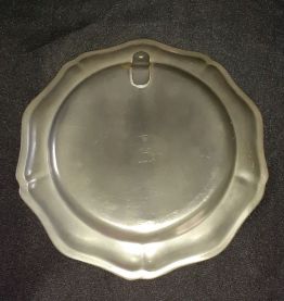 Assiette murale en étain 97% avec le blason de Dunkerque