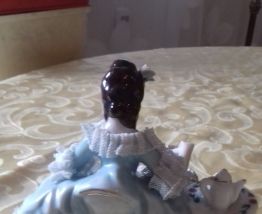 Belle marquise en porcelaine du japon