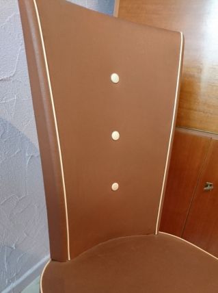Chaise en simili