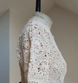 gilet en crochet beige