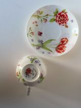 Tasse et soucoupe en porcelaine et sa boîte Easy Life