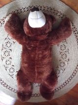 Grand ours en peluche