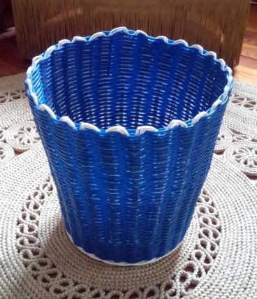 Joli cache pot en scoubidou - Années 60/70