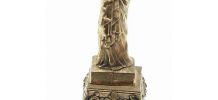 statue notre dame de Paris