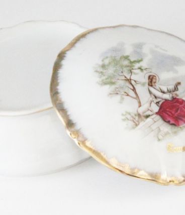 Bonbonnière en porcelaine souvenir de communion