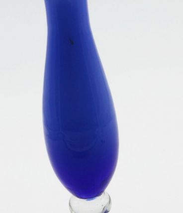 Vase en opaline bleu