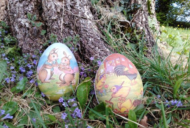 oeufs de Paques en papier maché 