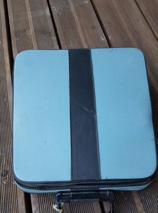Machine à écrire olivetti lettera 22