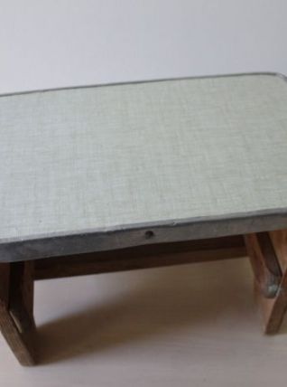 Petit banc vintage en bois et formica 