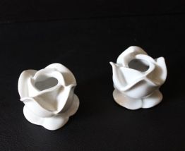 Bougeoirs fleurs en porcelaine 