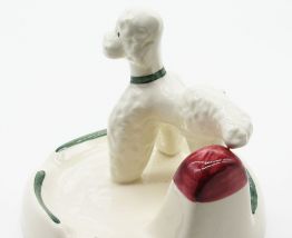 Statue caniche en céramique
