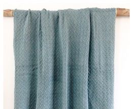 plaid en lin motif vagues fait main en France
