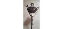 pied de lampadaire ancien  a petrole converti en electrique,