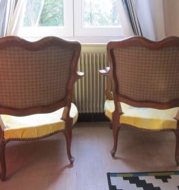 2 fauteuils bas anciens