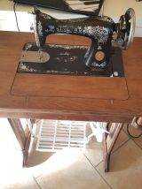 Machine à coudre ancienne