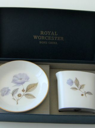 Coffret Royal Worcester Bone China cure dent + écuelle Porce