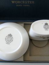 Coffret Royal Worcester Bone China cure dent + écuelle Porce