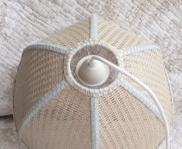 Suspension fleur en raphia tressé