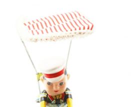 Ancien jouet mécanique à clé en tôle lithographiée