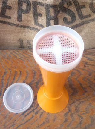 Saupoudreuse de table orange - Tupperware - Années 70/80