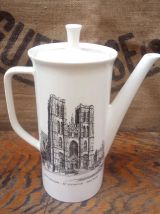 Jolie cafetière en faïence (Bruxelles et Anvers) 