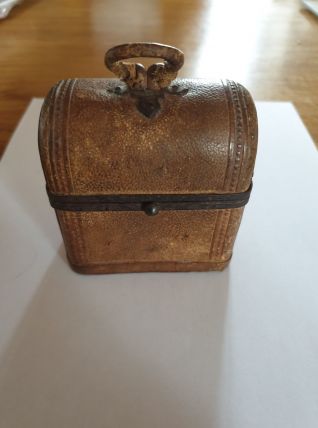Ancien Ecrin en Cuir  nécessaire de Couture de voyage XIX ém