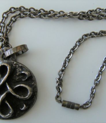 Collier pendentif Bronze Yvonne Tindas artisanale bijoux 
