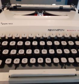 Machine à écrire Remington Monarch de Luxe
