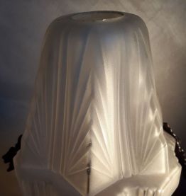 lampe acier forgé 1930   dans le gout edgard brandt   tulipe