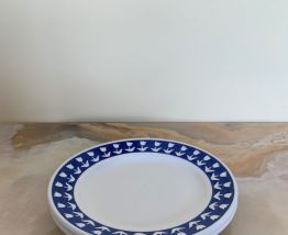 Lot de deux petites assiettes à dessert
