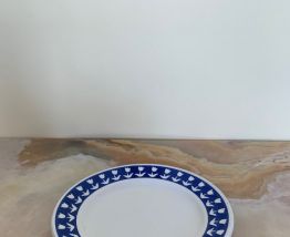 Lot de deux petites assiettes à dessert
