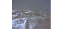 3 verres à liqueur en cristal gravé 
