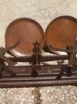 balance  vintage avec  ses  poids
