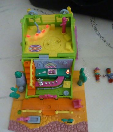 Maison Ranch polly pocket complète lumineuse