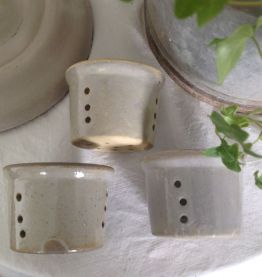 Trio de faisselles en grès 