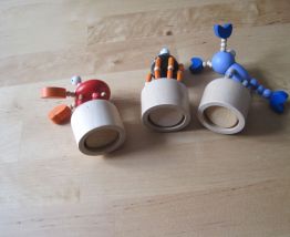 3 petits jouets en bois articuler  