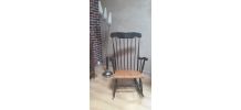 Rocking-chair brun et bois naturel 1970. Style scandinave. A